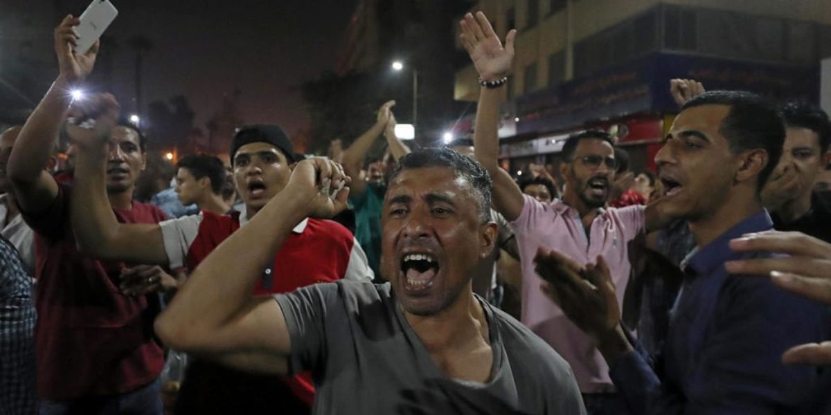 مصر: منظمات حقوقية تطالب الحكومة المصرية باحترام حرية الرأي والتعبير والتوقف عن عمليات القبض العشوائي للمواطنين