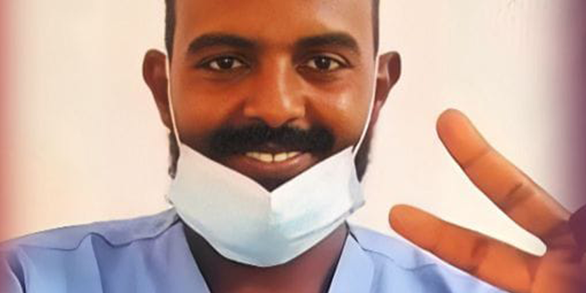 السودان: استخبارات الجيش تعتقل طبيبًا وناشطًا إنسانيًا.. و”لجنة العدالة” تطالب بإجلاء مصيره وإطلاق سراحه