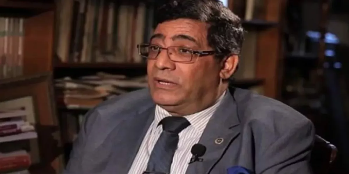 مصر: “لجنة العدالة” ترصد انتهاكات “فجة” ضد الخبير الاقتصادي المحتجز عبد الخالق فاروق وتدعو لإطلاق سراحه