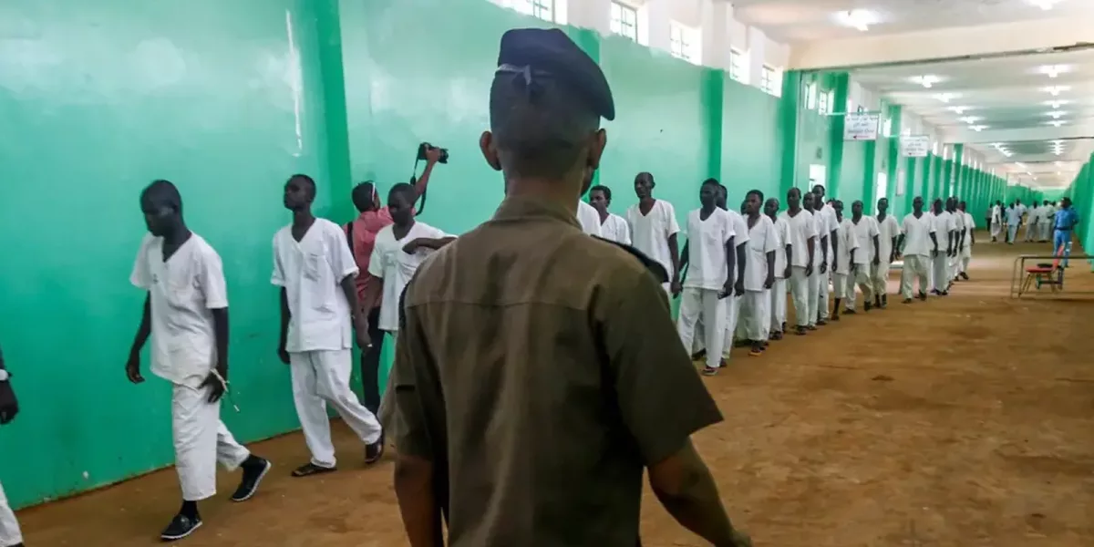 السودان: “لجنة العدالة” ترصد اعتقال 4 أطباء ونشطاء إغاثيين بمدينة “ود مدني” وتطالب بإطلاق سراحهم فورًا