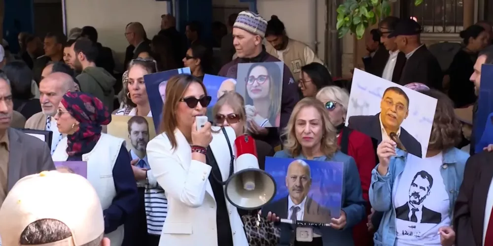 Tunisie: Le CFJ rejette les verdicts dans l’affaire de la «conspiration» et appelle à un nouveau procès devant des instances judiciaires indépendantes et transparentes  