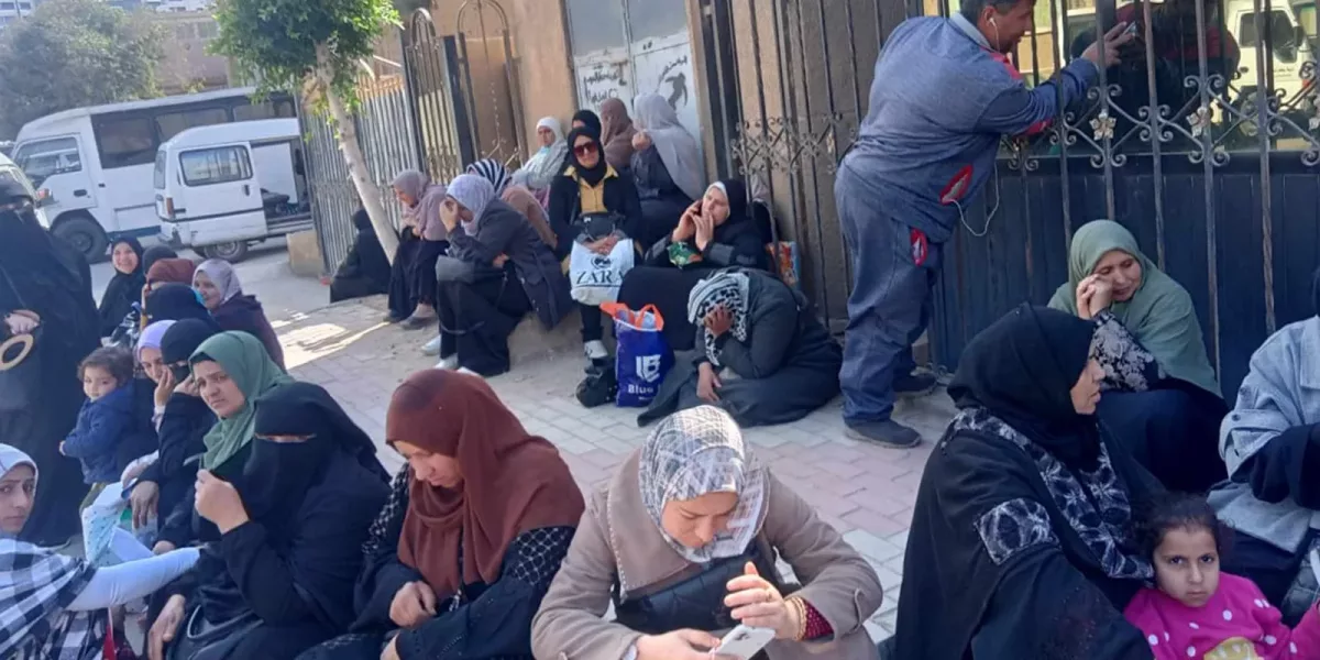 مصر: لجنة العدالة ترصد وقفة احتجاجية لمعلمات “تعليم الكبار” للمطالبة بتنفيذ أحكام تثبيتهن