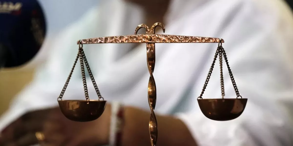 لجنة العدالة” تطالب بوقف استهداف المدافعين عن حقوق الانسان وتدين اعتقال المحامية نصره أبكر وتطالب بإسقاط التهم الكيدية