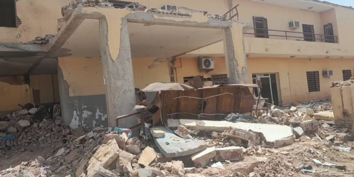 السودان: لجنة العدالة تدين قصف مستشفى الضعين ومقتل 64 مدنيًا بينهم نساء وأطفال وتطالب بحماية المنشآت الطبية