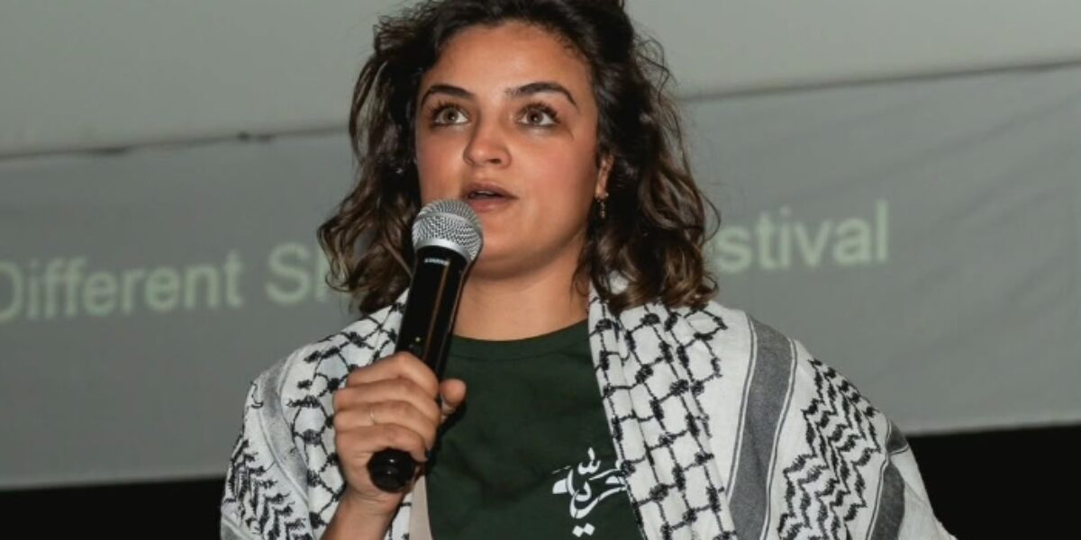 المغرب: “لجنة العدالة” تدين توقيف الناشطة زينب خروبي عند الحدود وتطالب بوقف ملاحقة مغاربة الخارج على خلفية آرائهم الرقمية