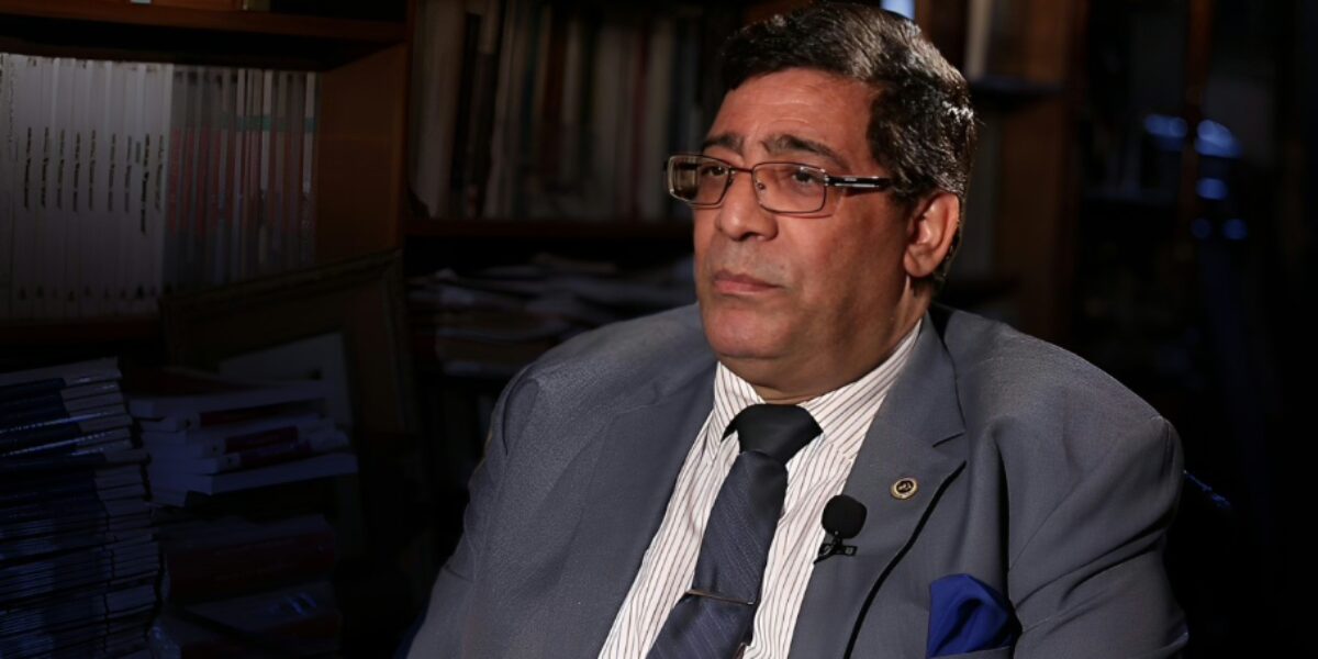 خبراء الأمم المتحدة لحقوق الإنسان يقضون بأن احتجاز المصر للاقتصادي السياسي عبد الخالق فاروق تعسفي ويطالبون بالإفراج الفوري عنه