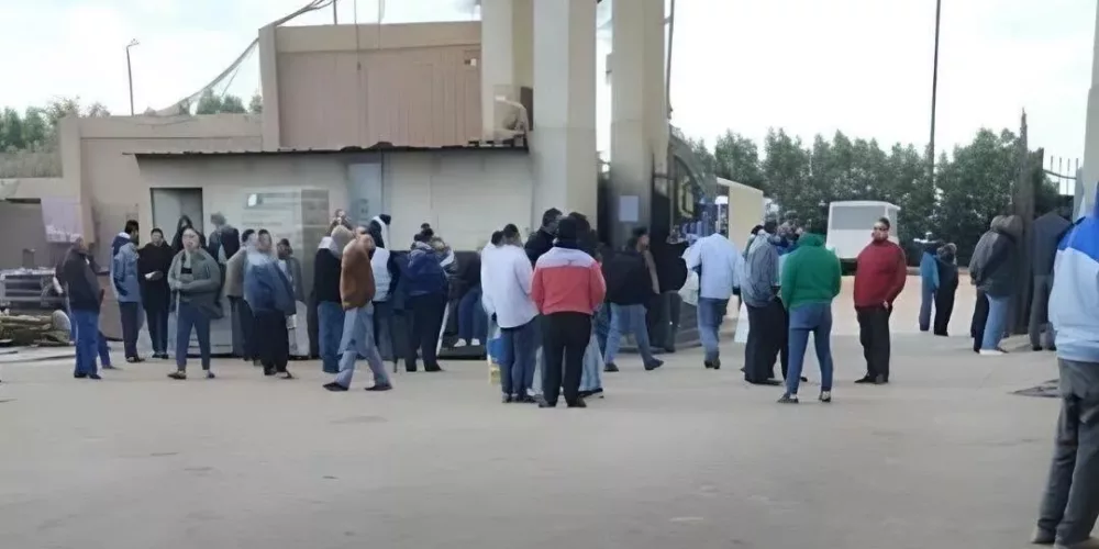 Egypt: Committee for Justice Documents the Continued Strike of Al‑Ameer Ceramics Workers Demanding Salary Payments and the Restoration of Health Insurance Coverage