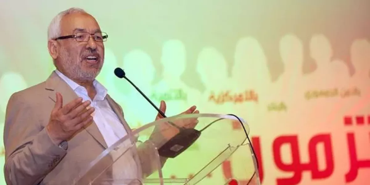 تونس: “لجنة العدالة” تحذر من القتل البطيء بحق السياسي راشد الغنوشي وتطالب بالإنهاء الفوري لعزله الطبي والإفراج عنه